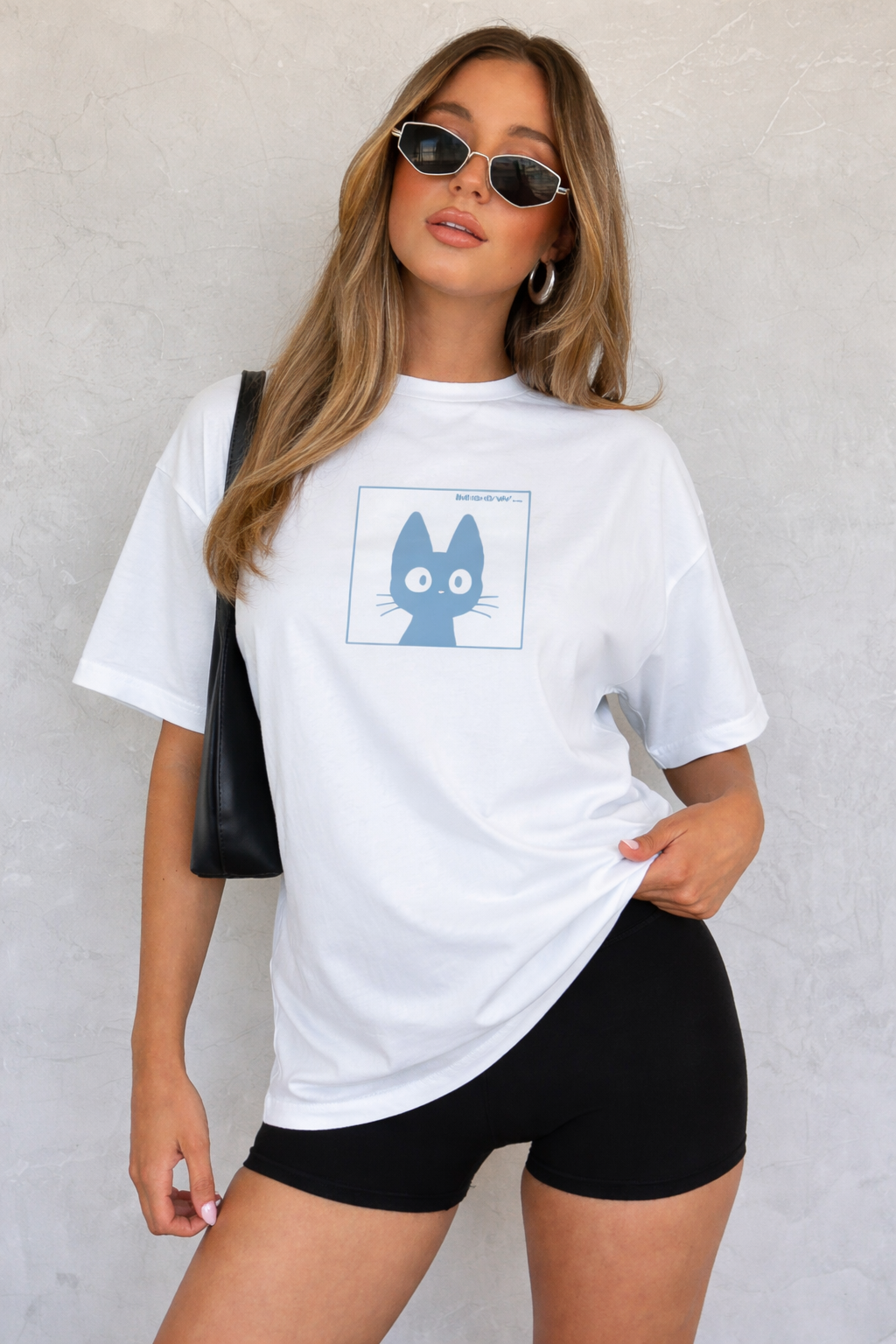 MIDNIGHT CAT WOMEN'S OVERSIZED TSHIRT